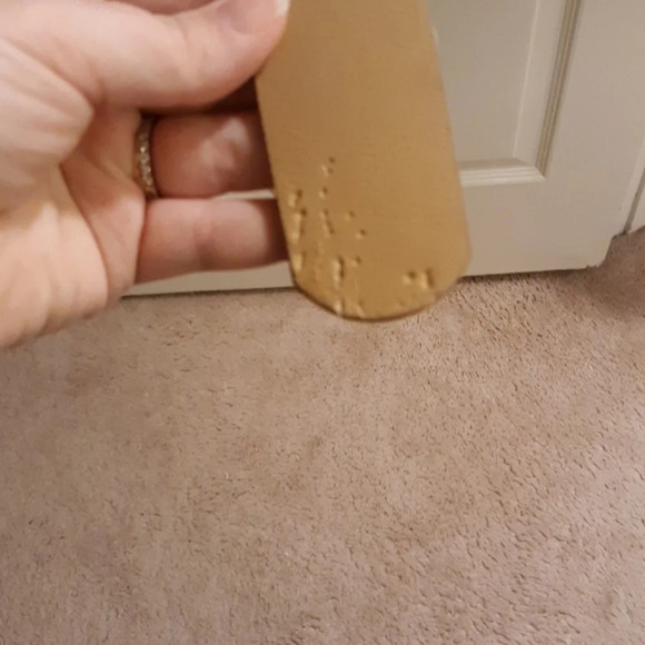 Tan color Guess belt - Picture 4 of 6